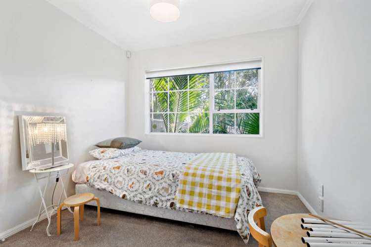 1/19 Danbury Drive Torbay_11