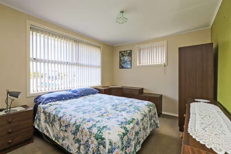 221 Sunnybank Crescent Camberley_8