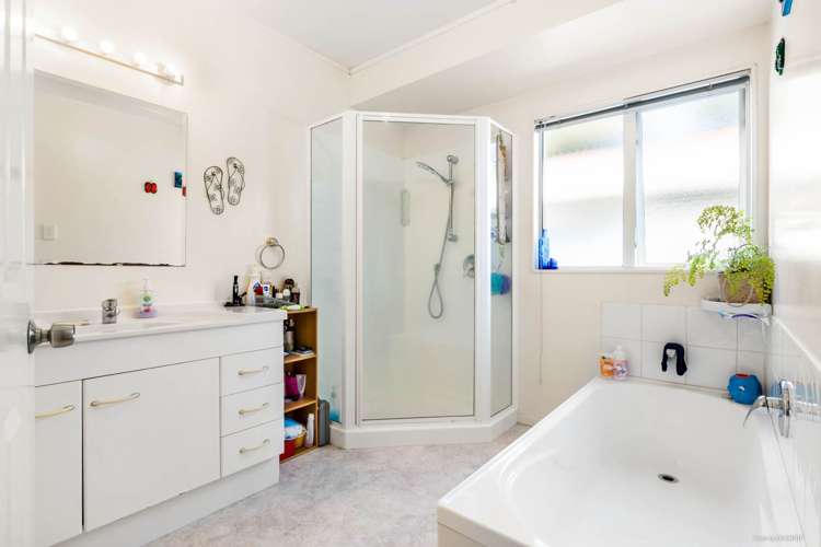 2/90 Target Road Totara Vale_8