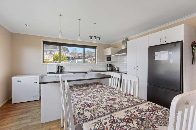 16 La Salle Drive Westown_9