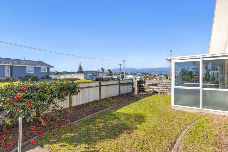 5 Karaka Street Otaki Beach_12