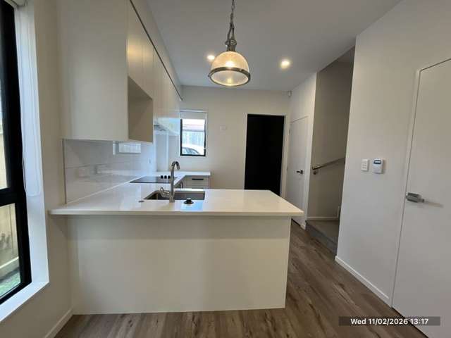 10/241 Don Buck Road 11410_2