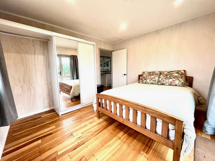 4 Upper Cross Street Raglan_16