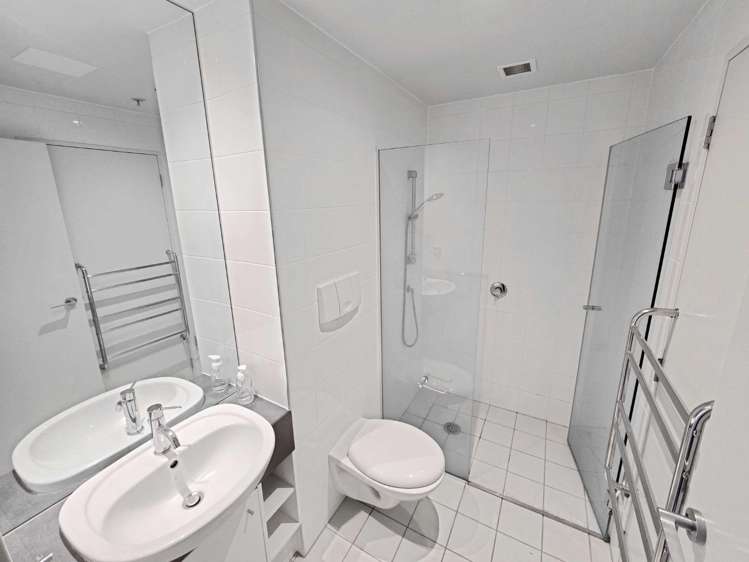B66/10 Ebor Street 2185_8