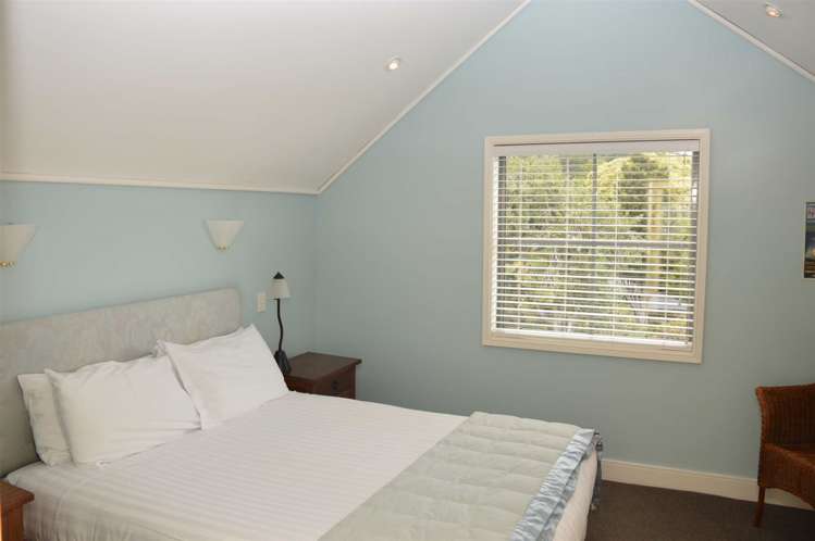 85m Beach Road Akaroa_5