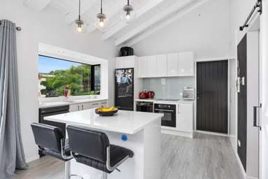 9 Pohutukawa Avenue_3