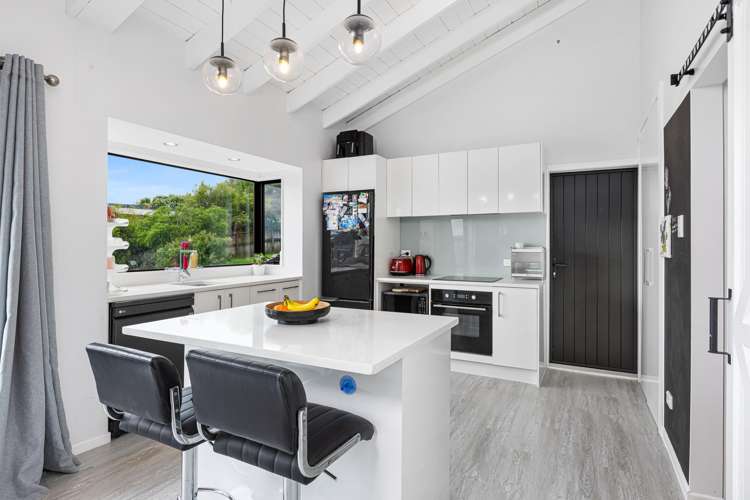 9 Pohutukawa Avenue Red Beach_3