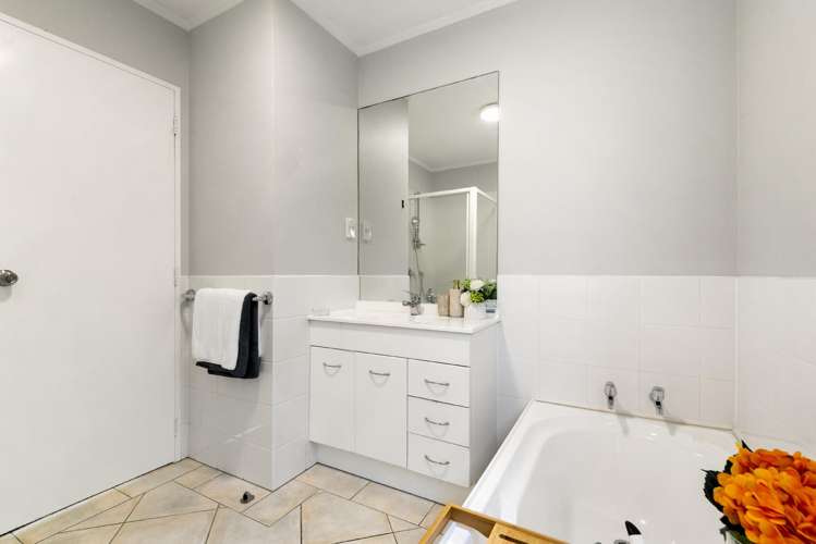 2/8 Flynn Street Birkdale_10