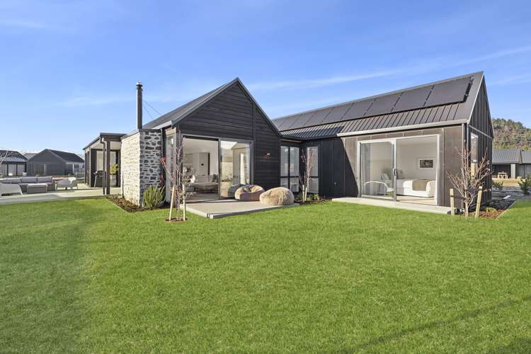 21 Rua Street Albert Town_14