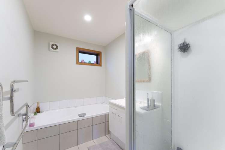 2/55 Whaka Terrace Huntsbury_18