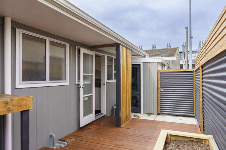 2/33 Latham Street Napier South_8