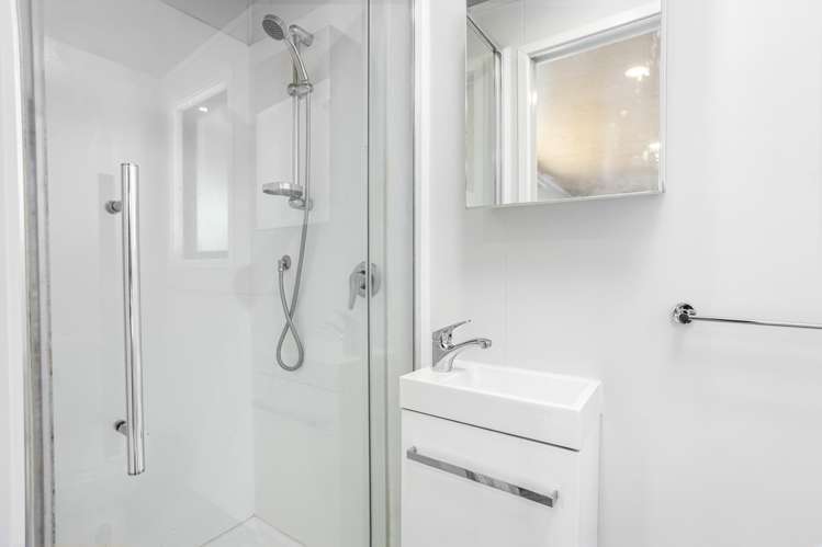 10 Turanga Road Henderson Valley_19