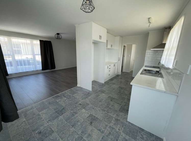 2 Maybelle Place Kelston_5