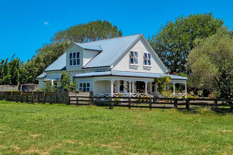 2179 State Highway 16 Helensville_0