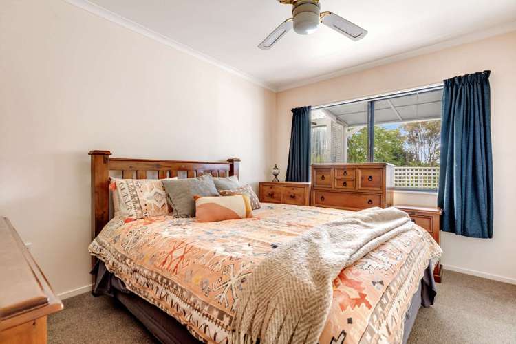 9a Robinson Avenue Holdens Bay_11