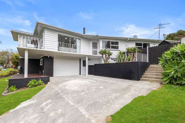 7 Lawrence Crescent Hill Park_17