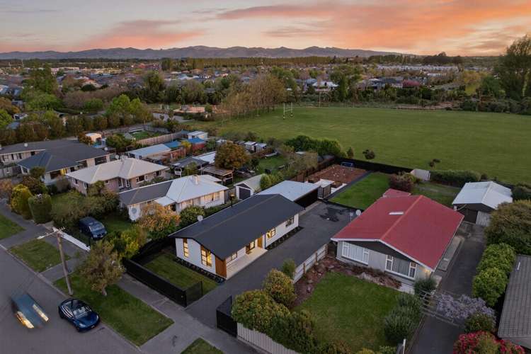 75 Englefield Road 2392_17