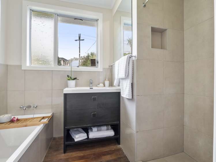 5 Coates Crescent Panmure_11