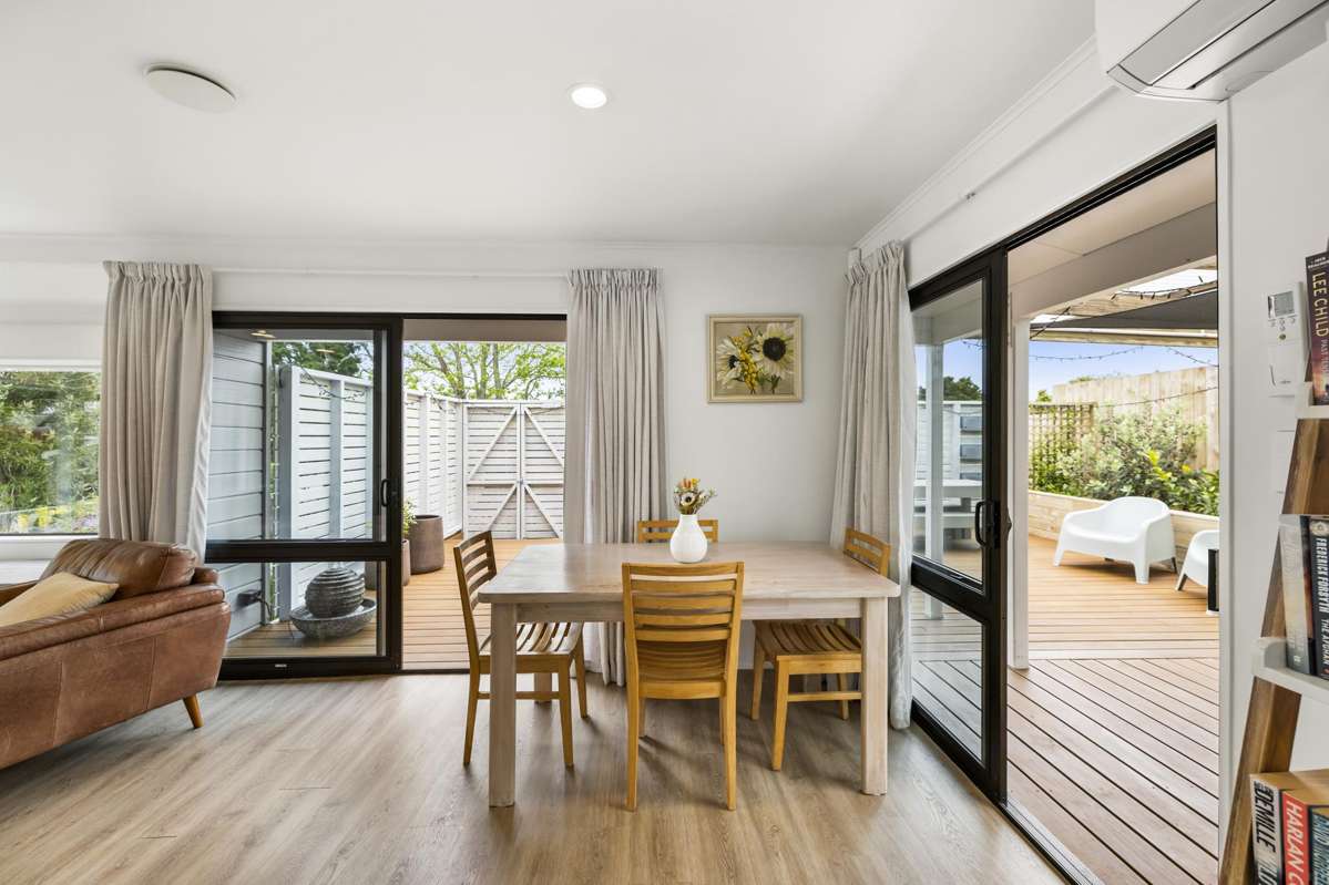 2/214 Moore Street_4