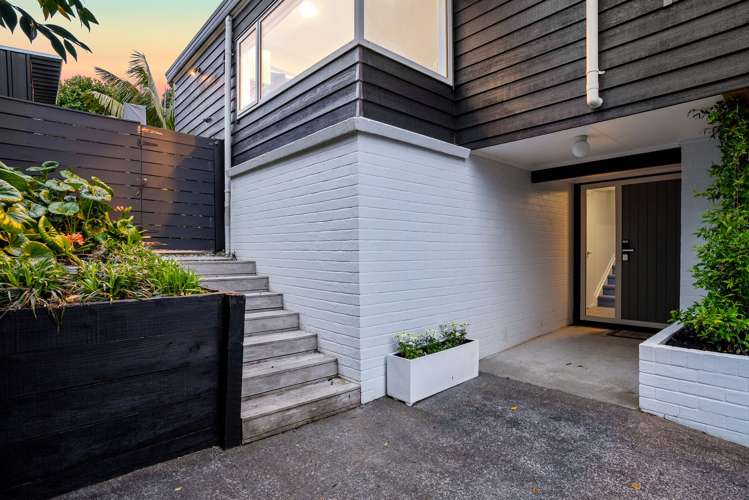 556 Beach Road Rothesay Bay_18