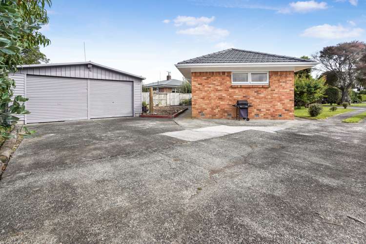1 Patricia Avenue Hamilton East_21