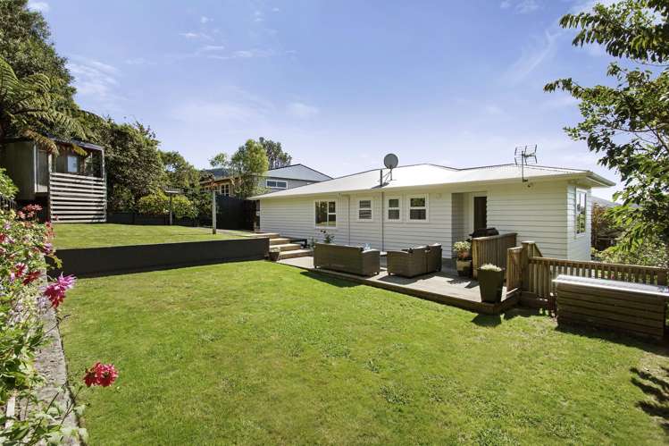 37 Sunrise Boulevard Tawa_1