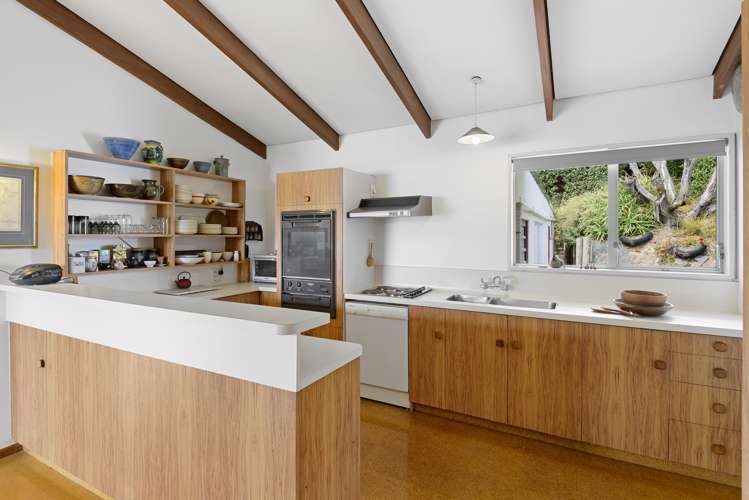 11 Ngaio Lane Charteris Bay_9