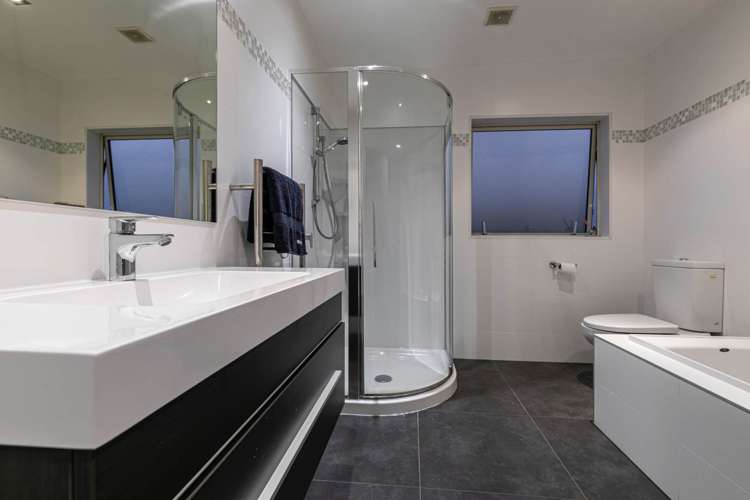 14 Huntington Park Drive Greenhithe_17