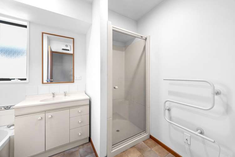 65a Cutts Road Russley_15