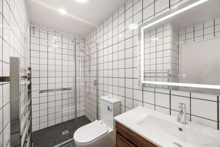 11B Rene Place Sunnyhills_10