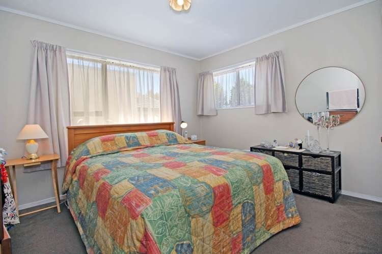 2/10 Sikkim Crescent Clover Park_8