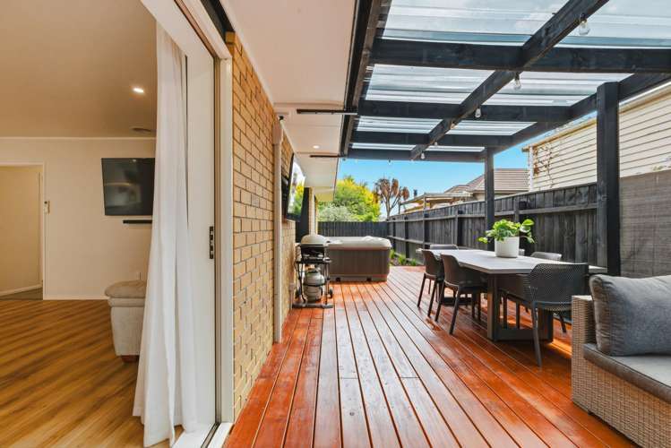 2/15 Kotare Street Hilltop_16