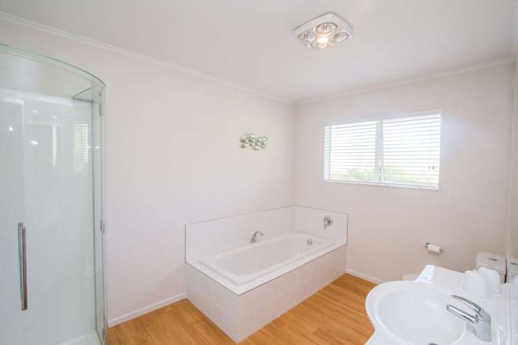 138 Kent Street Carterton_16