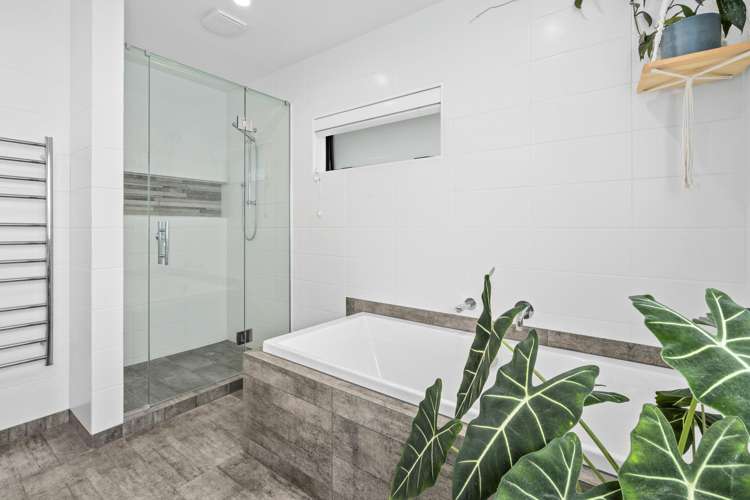 65 Washbourn Drive Richmond_11