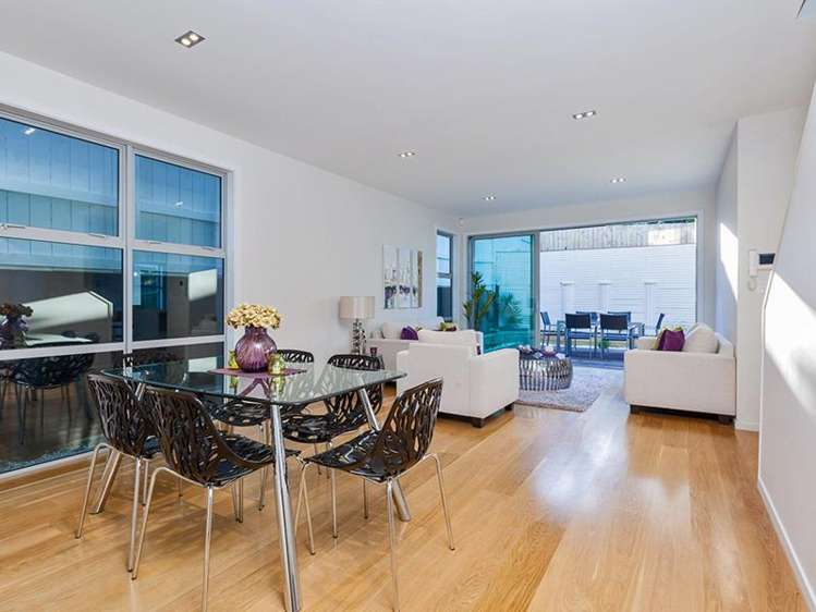 14a Colonel Barton Glade Saint Johns_7