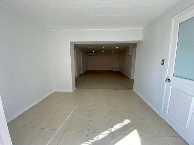 51 Bradbury Road Botany Downs_2