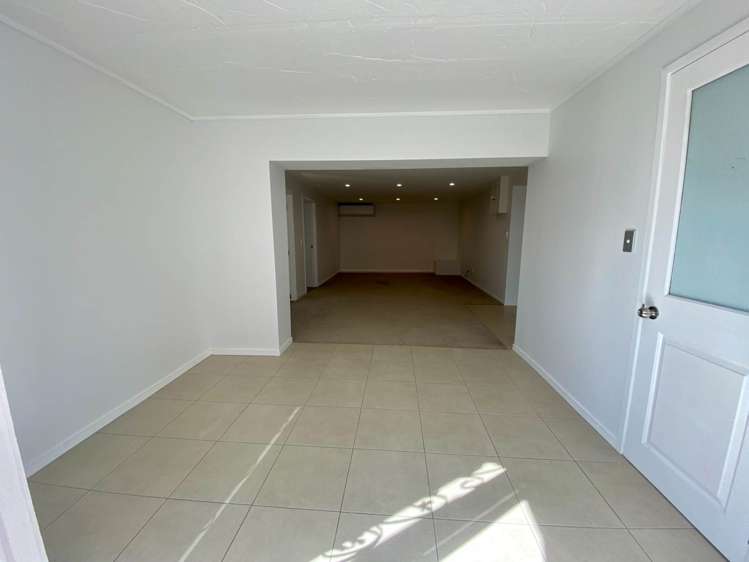 51 Bradbury Road Botany Downs_3