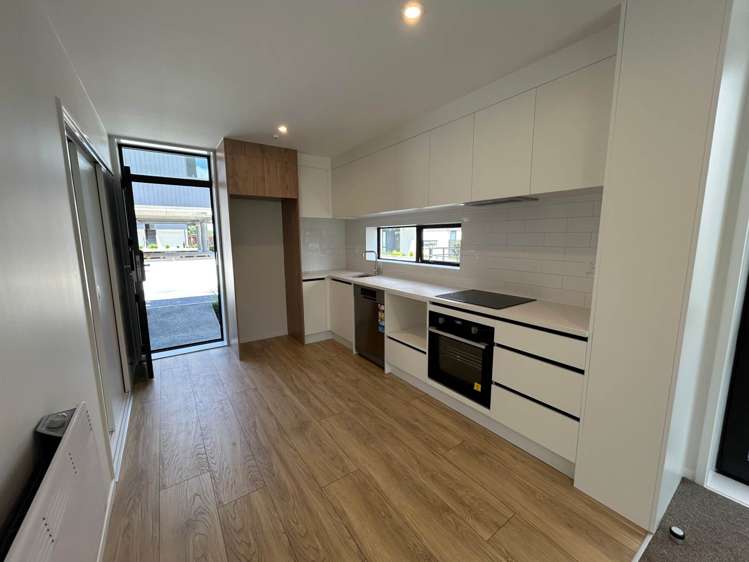 1/12 Treasure Lane Te Atatu South_2