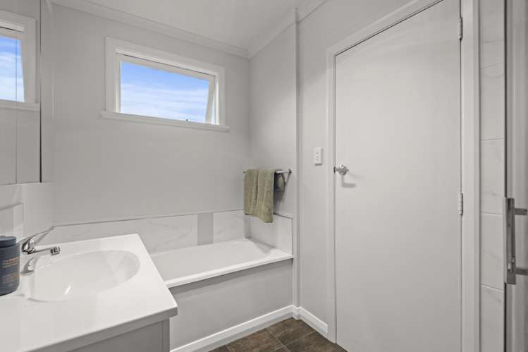 1 Sinclair Avenue Highbury_13