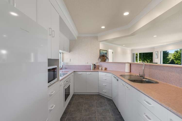 24 Julian Road Onemana_10