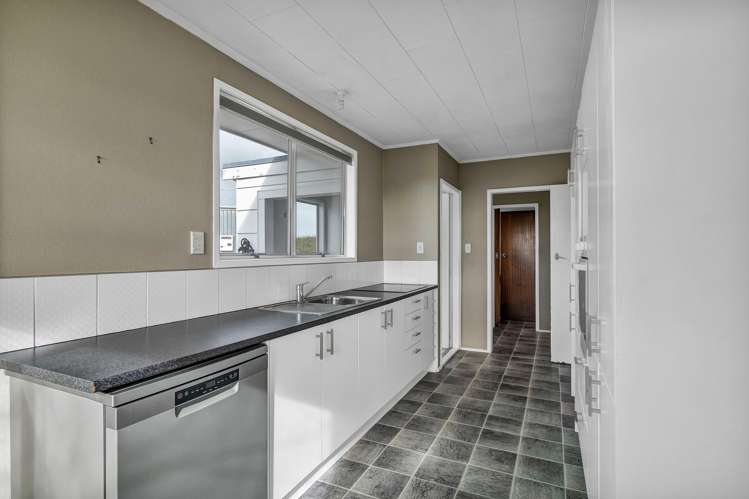 144 Victoria Road Stratford_4