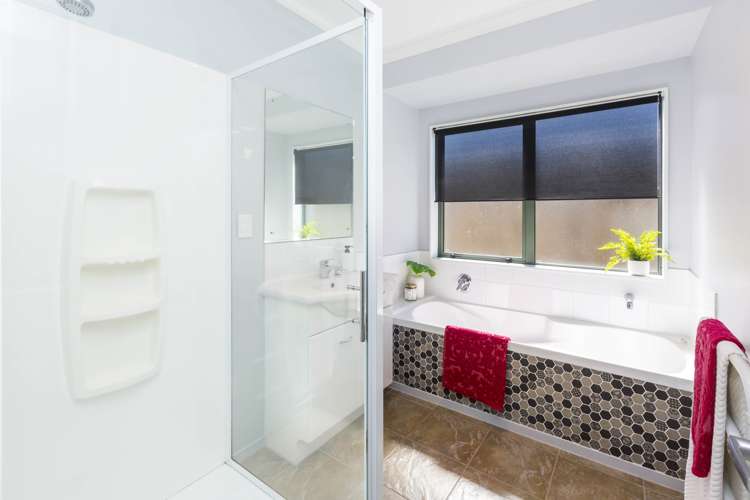 12 Percy Kinsman Crescent Riverstone Terraces_12