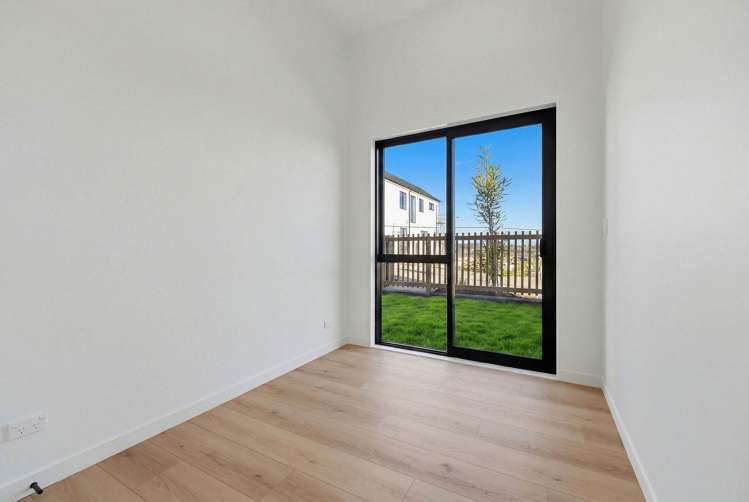 17 & 23 Wira Lane Silverdale_11