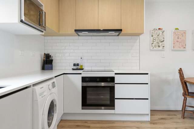 2/314 Royal Road Massey_4