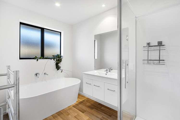 194 Faringdon Boulevard Rolleston_10