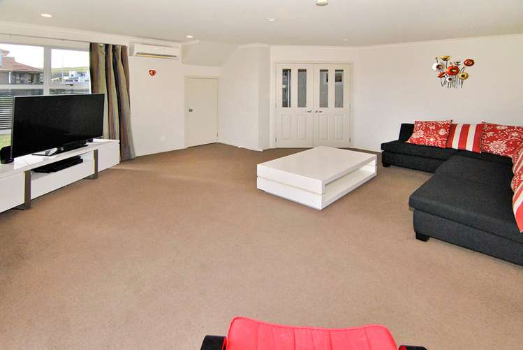 23 White Pine Avenue Woodridge_11