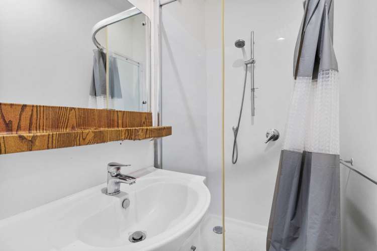 1 Mark Road Mt Albert_23