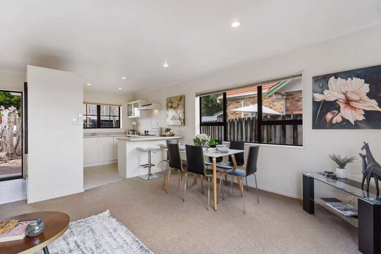 2/10 Great South Road Papakura_6