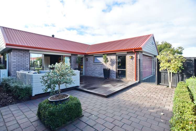 102 Royal Park Drive_0