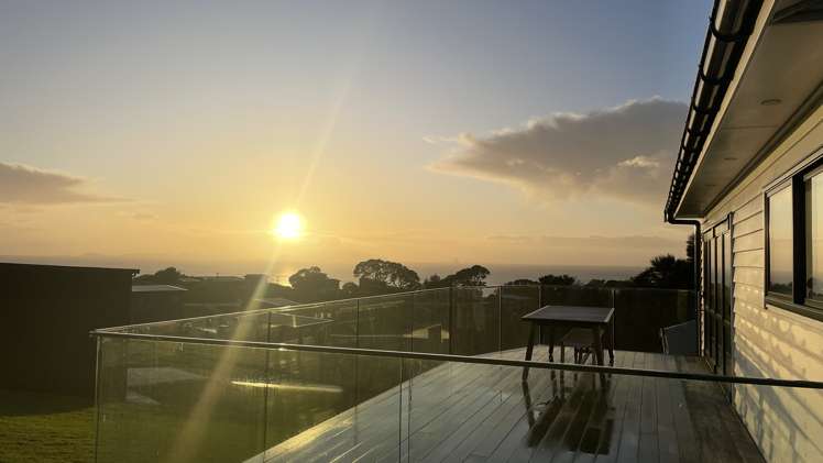 15 Blue Moon Rise Langs Beach_3